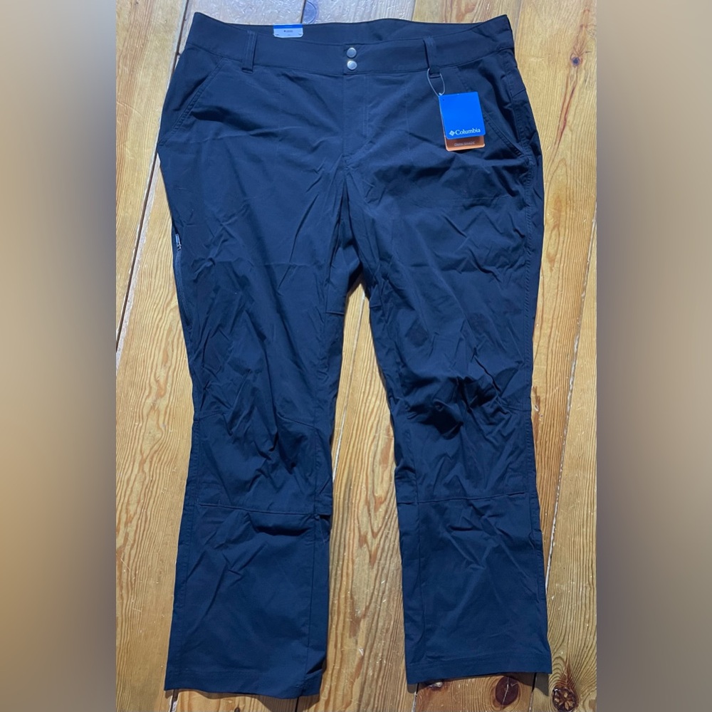NWT COLUMBIA OMNI SHADE TRAIL PANTS 18W Short $100